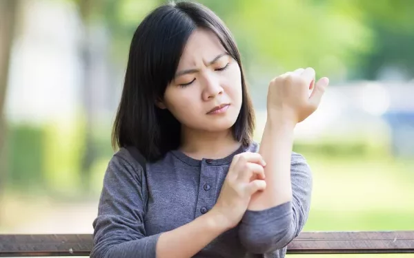 Shingles Campaign Falls Short, Says Infected Commuter
